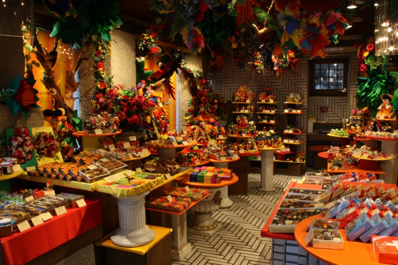 vente-CONTES-min_candy_store_chocolate_shop_chocolate_switzerland-393515